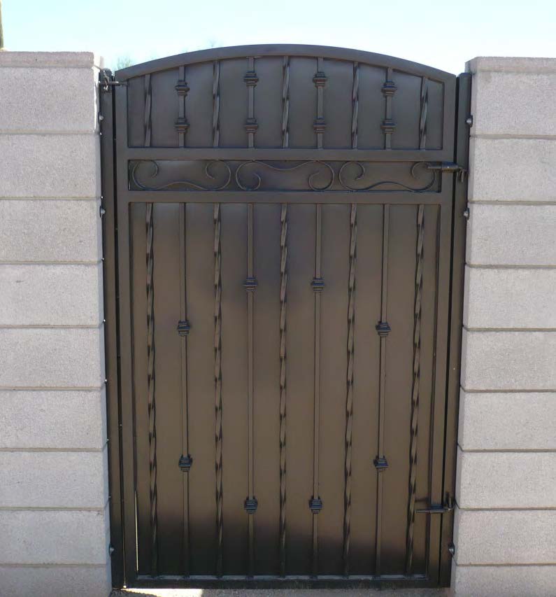 black-horizontal-panel-1800-between-posts